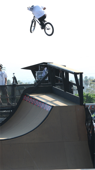 /photo/2009/1001/as_bmx_nora3_324.jpg