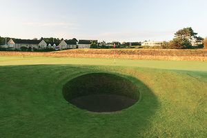 road hole bunker