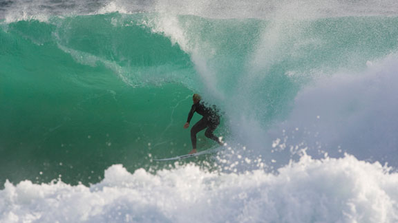 /photo/2009/1102/as_surf_dusty_576.jpg