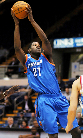 Triangle Offense on X: Kevin Garnett still the same height as seven-footer Brook  Lopez? Yup.  / X