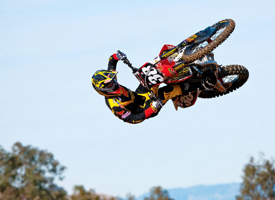 http://a.espncdn.com/photo/2010/0121/as_moto_whiptop_550.jpg