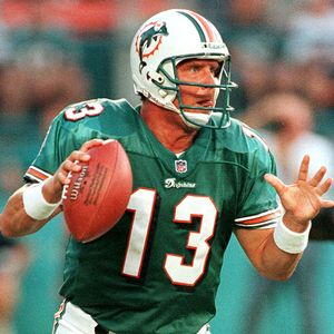 nfl_g_marino11_300.jpg