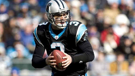 Carolina Panthers defensive end Julius peppers (90) waits for the