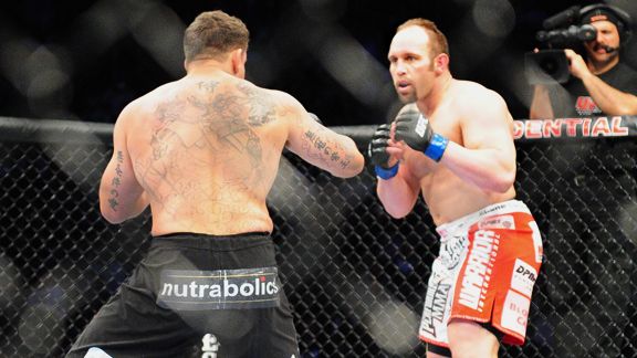 Frank Mir v Shane Carwin