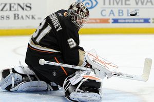 Curtis McElhinney