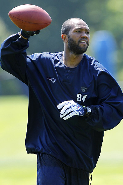 Torry Holt se pederá la temporada 2010, Fitzgerald con esguince de rodilla Torry Holt New England Patriots Larry Fitzgerald Arizona Cardinals bos a torryholt 400 Torry Holt se pederá la temporada 2010, Fitzgerald con esguince de rodilla Torry Holt New England Patriots Larry Fitzgerald Arizona Cardinals