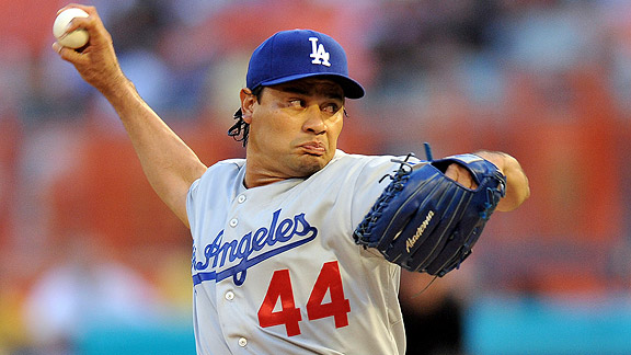 Paul Lo Duca of the Los Angeles Dodgers catches a pop-up by Rafael News  Photo - Getty Images