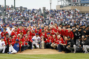 chi_a_stanleycup_wrigley2_300.jpg