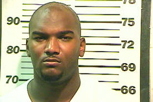 JaMarcus Russell arrested for possession of codeine syrup