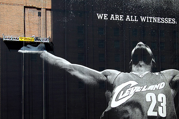 nba_a_james_mural_600.jpg