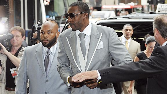  Amare Stoudemire arrives for the wedding of friend Carmelo Anthony.