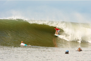 /photo/2010/0727/as_surf_carmichael_300.jpg