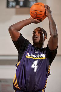 Lakers Derrick Caracter