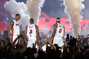 Dwayne Wade (C),Chris Bosh (L) and LeBron James