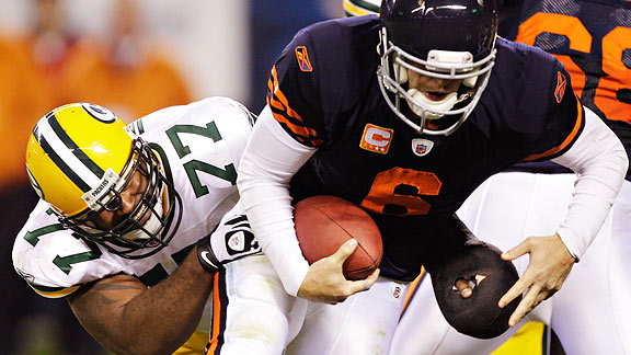 'Throwback' Bears make Packers stumble, fumble, fall