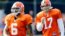 Seneca Wallace, Jake Delhomme