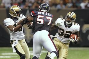 AP Photo/Gerald Herbert Kevin Bentley will start at Brian Cushing's 