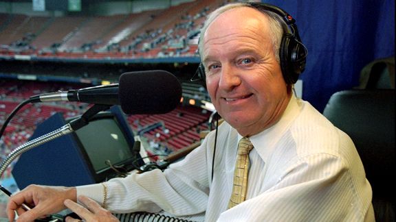 Mariners honor legendary broadcaster Dave Niehaus with a touching tribute