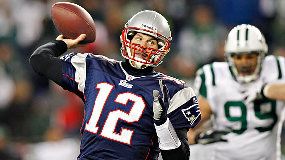 Brady, Moss ignite Pats in victory over Dolphins