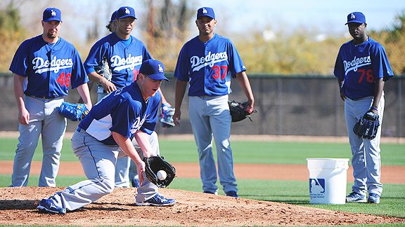 Manny Ramirez tries out his glove, Jamey Carroll cool with his - ESPN - Los  Angeles Dodger Thoughts Blog- ESPN