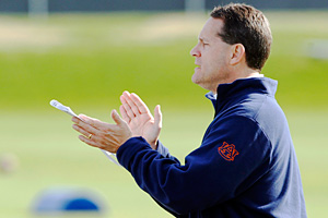 Auburn head coach Gene Chizik