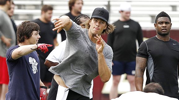 tom brady long hair. Tom Brady