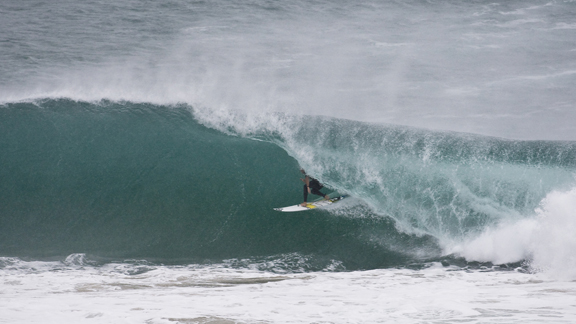 One step faster than Kirra, at home in Coolangata. -Joli