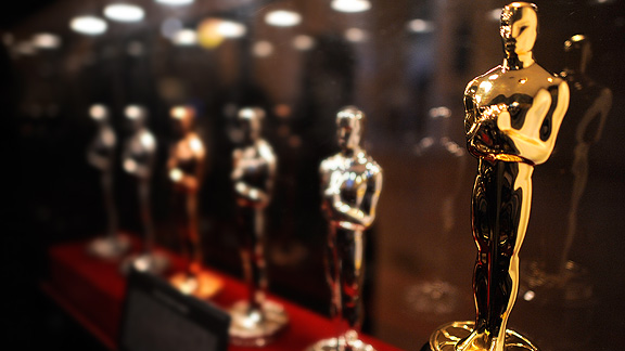 Oscar Statue