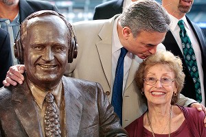 Dave Niehaus statue