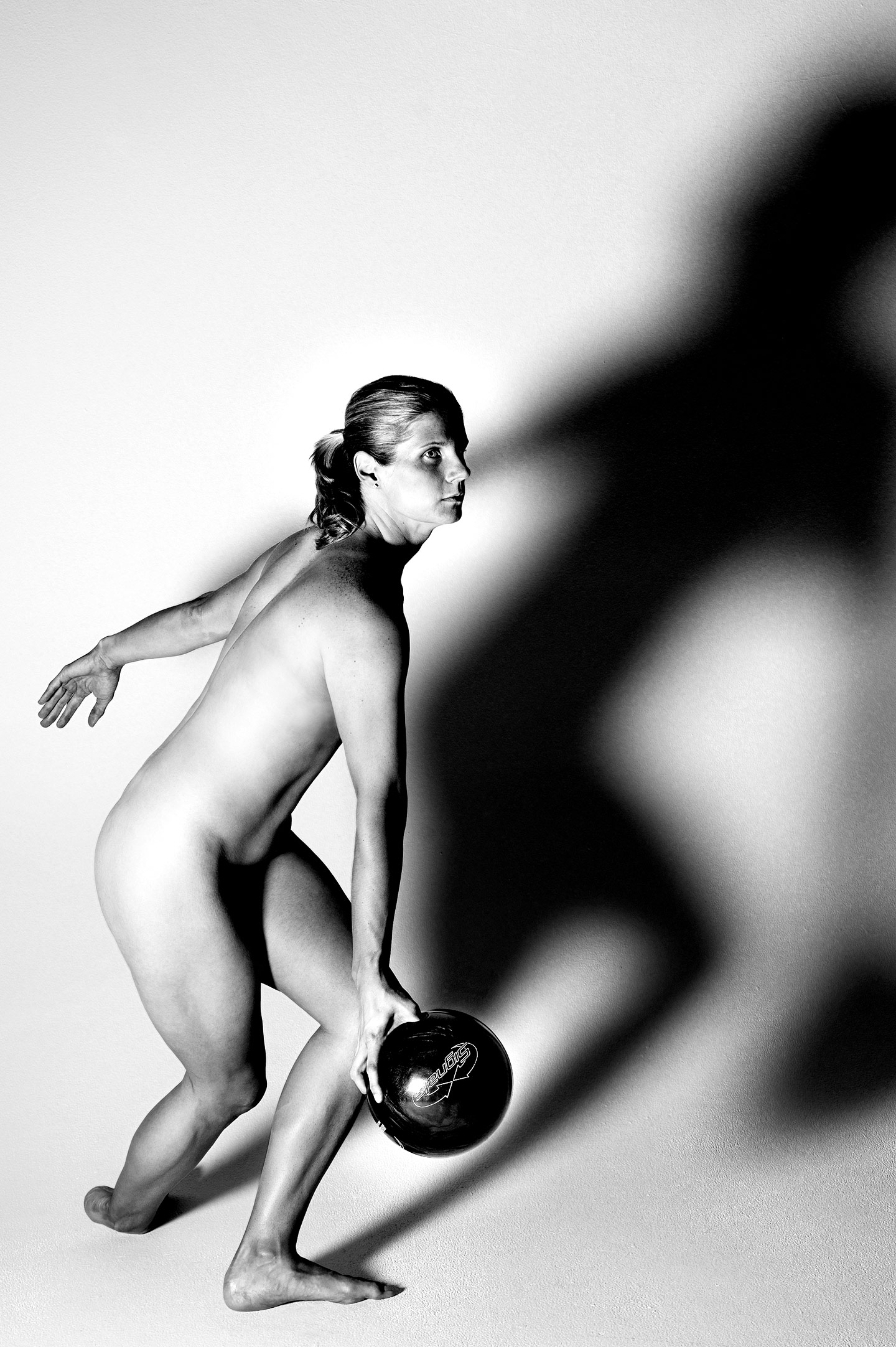 Огромные груди обнаженной спортсменки 15 фото эротики