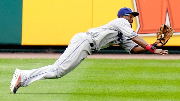 Lot Detail - TONY GWYNN'S 2001 SAN DIEGO PADRES FINAL SEASON GAME WORN HOME ALTERNATE  UNIFORM (GWYNN COLLECTION)