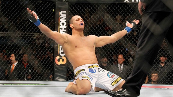 Cain Velasquez and Junior Dos Santos