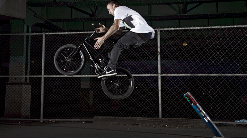 /photo/2011/1223/as_bmx_vaunnaker10_800.jpg