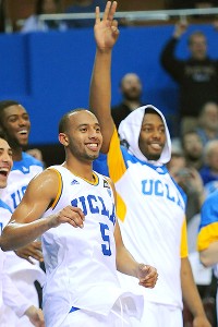 UCLA basketball celebrates