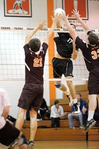 Wheaton Warrenville South volleyball