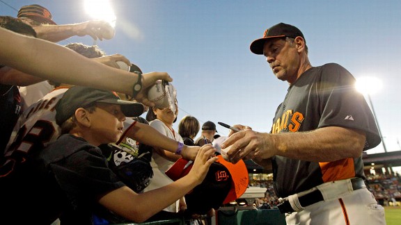 SF Giants' fans help Buster Posey, BRIAN WILSON