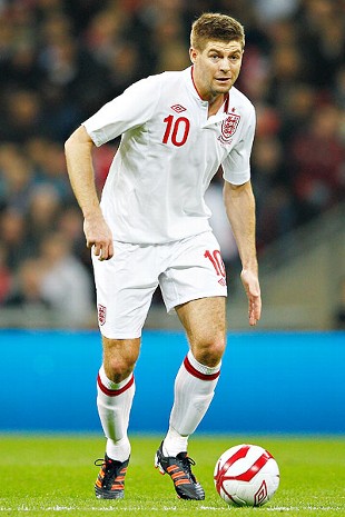 Inglaterra todavía confía en las virtudes de Steven Gerard, a pesar de que las últimas dos temporadas han sido muy irregulares para el mediocampista.