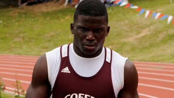 Golden South shocker: Tyreek Hill steals the show with 20.14 200, #2 all-time - ESPNHS Track