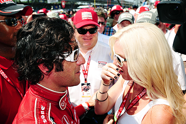  emotional moment with Susie Wheldon after winning the Indianapolis 500