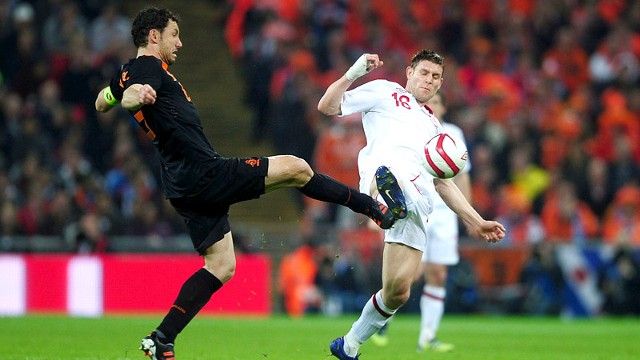 Mark van Bommel is one of <em>those</em> players who never shies away from a tough tackle.</p>