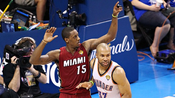Mario Chalmers, Derek Fisher