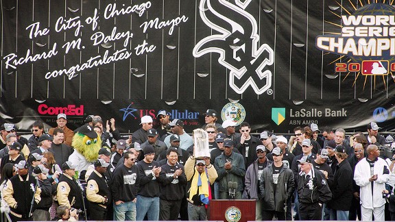 Chicago White Sox celebrate at their World Series parade in 2005