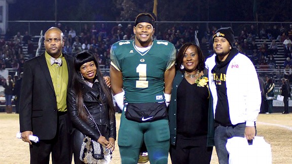 Robert Nkemdiche and family