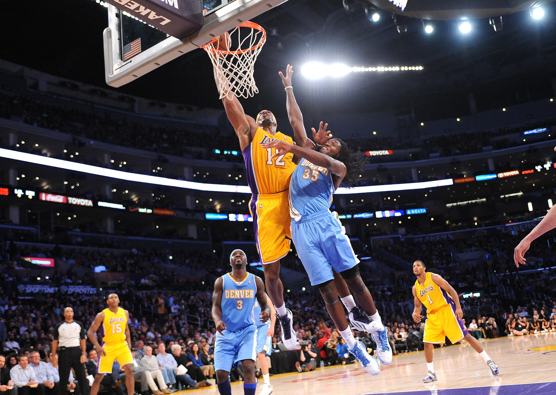 Lakers Dunk On Clippers Related Keywords & Suggestions - Lak