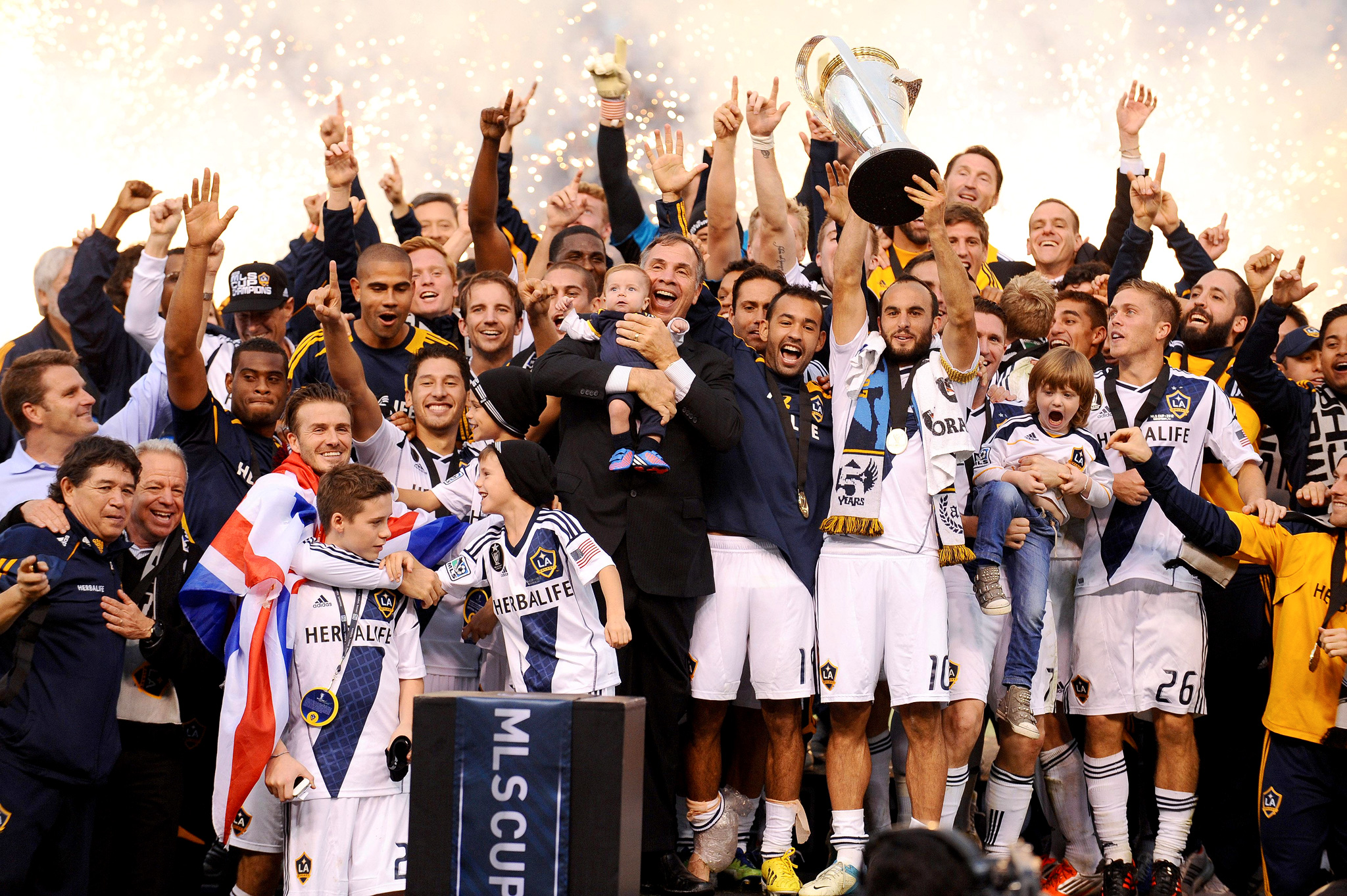 la-galaxy-celebrates-mls-cup-final-december-1-2012-espn