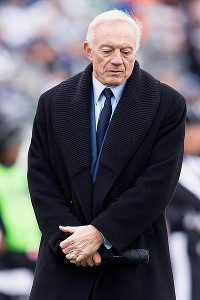 nfl_u_jerryjones_gb1_200.jpg