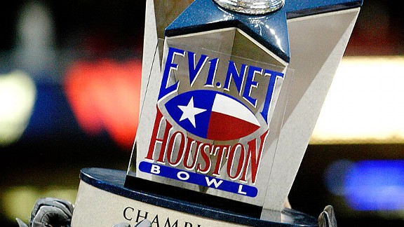 play_i_houstonbowl_trophy_576.jpg