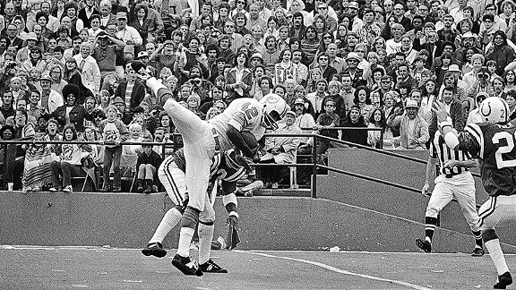 Paul Warfield with the Miami Dolphins against the Baltimore Colts