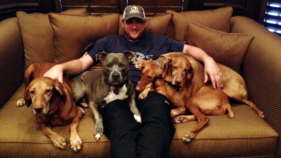 Mark Buehrle and his dogs