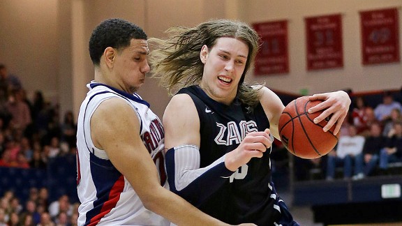 Kelly Olynyk, Brad Waldow